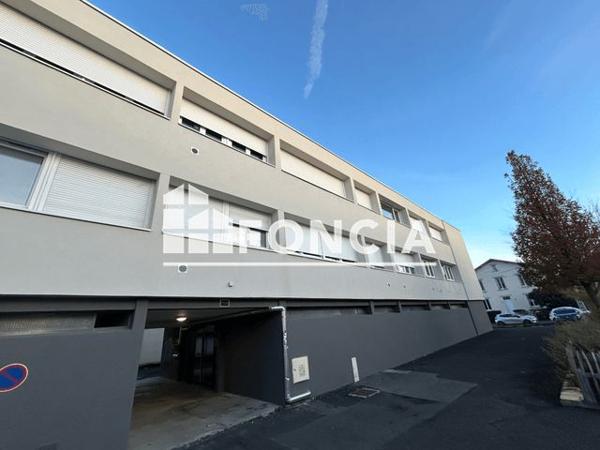 Location Appartement 2 pièces 45.63 m² - 110 RUE ANATOLE FRANCE RESIDENCE LUTETIA Clermont-ferrand 63000