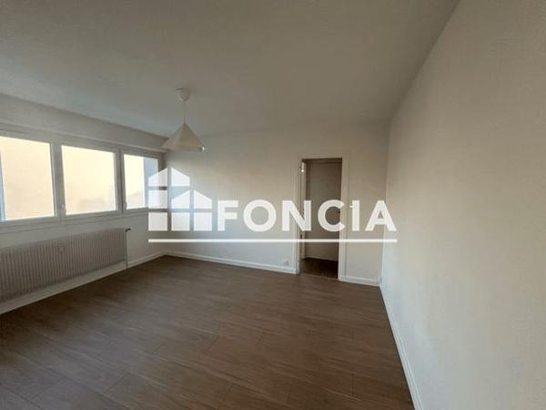 Location Appartement 2 pièces 45.63 m² - 110 RUE ANATOLE FRANCE RESIDENCE LUTETIA Clermont-ferrand 63000