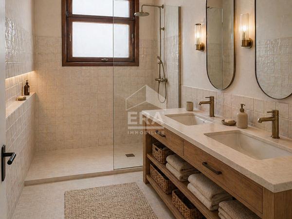 Maison à Réinventer : Votre Toile Blanche au Coeur d'un Havre de Paix