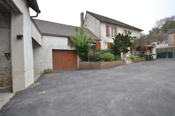 LA FERTE GAUCHER (77) à vendre Maison de caractère, idéale pour un artisan ou profession libérale.