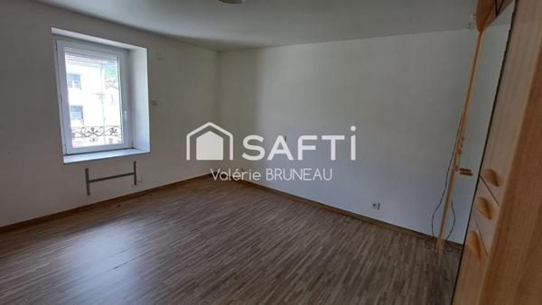 BÂTISSE DE 185 m2 À RÉINVENTER SELON VOS ENVIES !