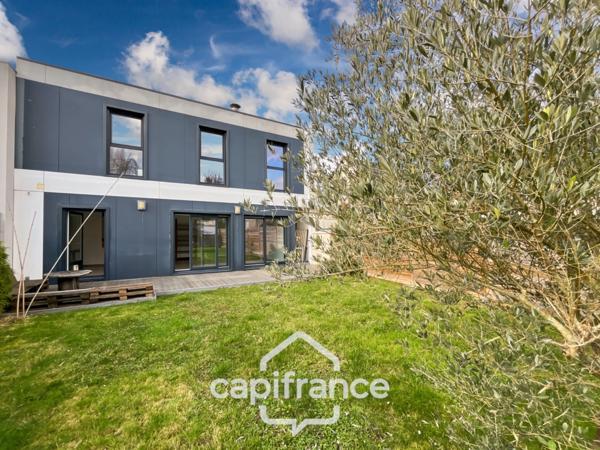 Maison familiale contemporaine, 145 m2, 4 chambres, en excellent état, sous-sol total, quartier Grand Val, proche gare, écoles, commerces, à Sucy-en-brie