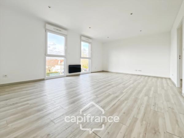 Maison familiale contemporaine, 145 m2, 4 chambres, en excellent état, sous-sol total, quartier Grand Val, proche gare, écoles, commerces, à Sucy-en-brie