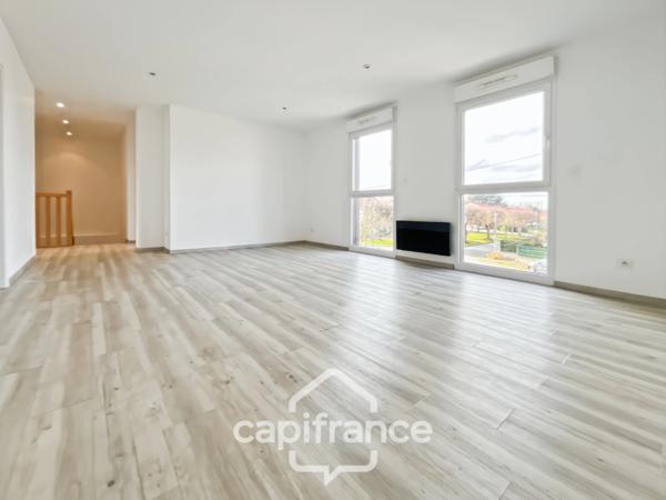 Maison familiale contemporaine, 145 m2, 4 chambres, en excellent état, sous-sol total, quartier Grand Val, proche gare, écoles, commerces, à Sucy-en-brie