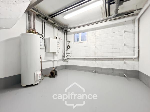 Maison familiale contemporaine, 145 m2, 4 chambres, en excellent état, sous-sol total, quartier Grand Val, proche gare, écoles, commerces, à Sucy-en-brie