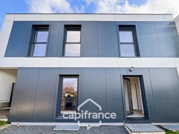Maison familiale contemporaine, 145 m2, 4 chambres, en excellent état, sous-sol total, quartier Grand Val, proche gare, écoles, commerces, à Sucy-en-brie