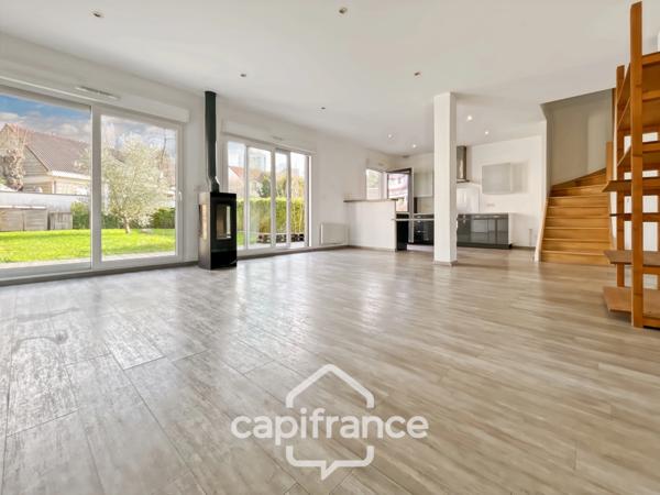 Maison familiale contemporaine, 145 m2, 4 chambres, en excellent état, sous-sol total, quartier Grand Val, proche gare, écoles, commerces, à Sucy-en-brie