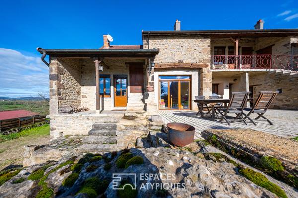 Charmante maison en pierre avec vue et détente à la piscine