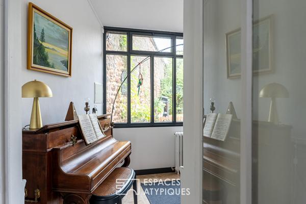 Maison de maître avec verrière et jardin clos