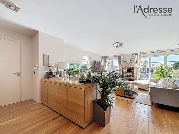 PUTEAUX / Quartier des Arts - Maison sur le toit - Bien d'exception 136 m² 5 pièces 1 Terrasse - 2 parkings | Possibilité 170 m²|