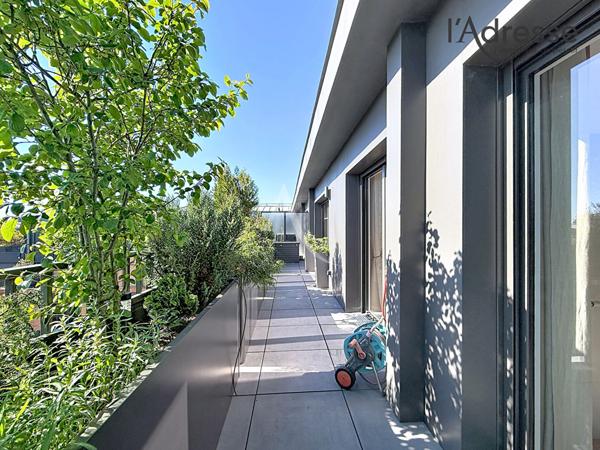 PUTEAUX / Quartier des Arts - Maison sur le toit - Bien d'exception 136 m² 5 pièces 1 Terrasse - 2 parkings | Possibilité 170 m²|