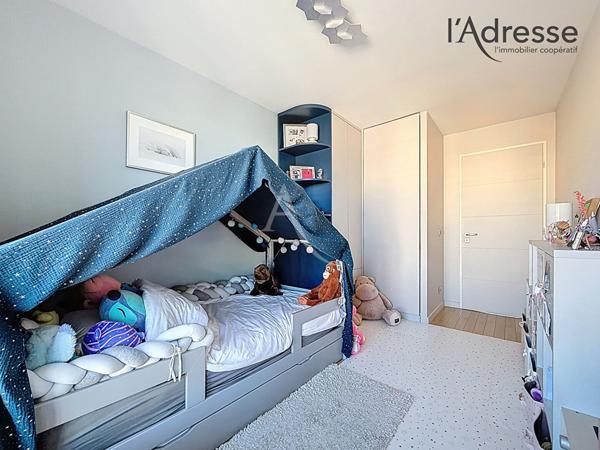 PUTEAUX / Quartier des Arts - Maison sur le toit - Bien d'exception 136 m² 5 pièces 1 Terrasse - 2 parkings | Possibilité 170 m²|