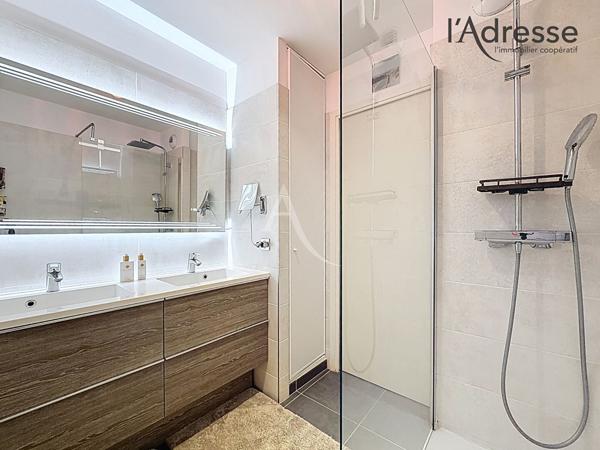 PUTEAUX / Quartier des Arts - Maison sur le toit - Bien d'exception 136 m² 5 pièces 1 Terrasse - 2 parkings | Possibilité 170 m²|