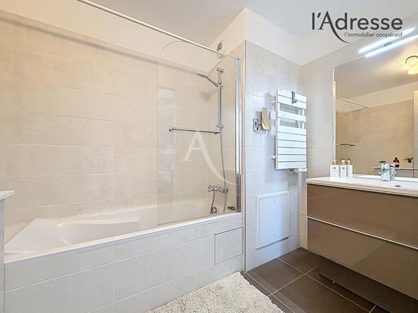 PUTEAUX / Quartier des Arts - Maison sur le toit - Bien d'exception 136 m² 5 pièces 1 Terrasse - 2 parkings | Possibilité 170 m²|