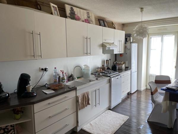 Dpt Vosges (88), à vendre CONTREXEVILLE immeuble de 4 APPARTEMENTS face PARC THERMAL