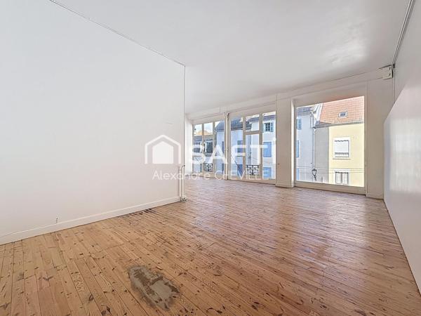 Appartement lumineux dans bâtiment classé, fort potentiel