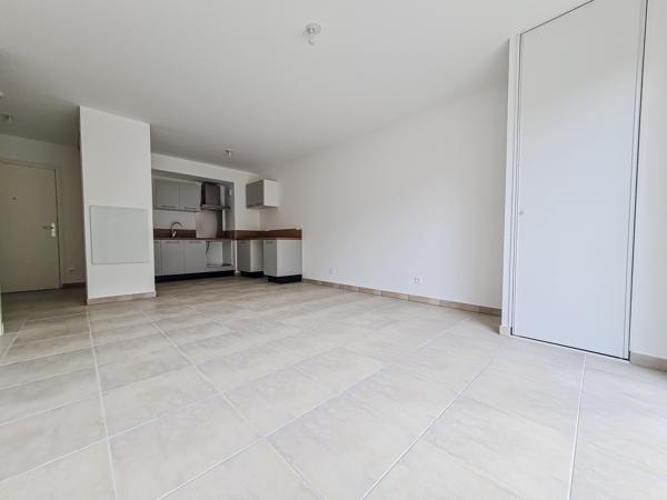 Marnaz (74460) T2 DE 45 M² A LOUER - TERRASSE ET JARDIN + PLACE DE PARKING EN S/SOL - NOUVELLE RESIDENCE A MARNAZ