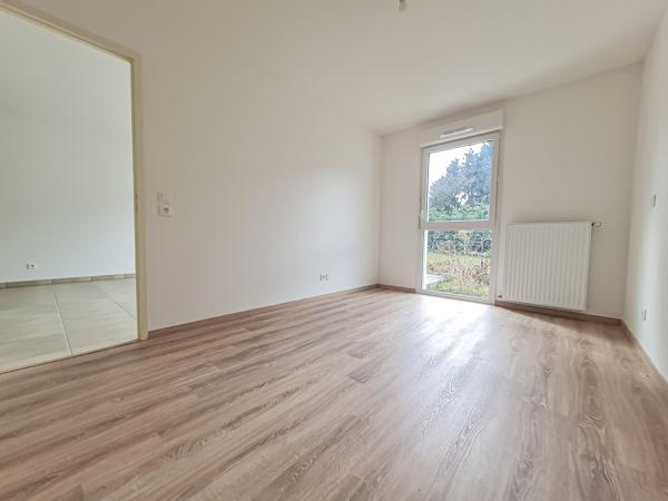 Marnaz (74460) T2 DE 45 M² A LOUER - TERRASSE ET JARDIN + PLACE DE PARKING EN S/SOL - NOUVELLE RESIDENCE A MARNAZ