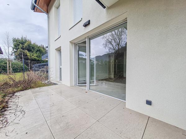 Marnaz (74460) T2 DE 45 M² A LOUER - TERRASSE ET JARDIN + PLACE DE PARKING EN S/SOL - NOUVELLE RESIDENCE A MARNAZ