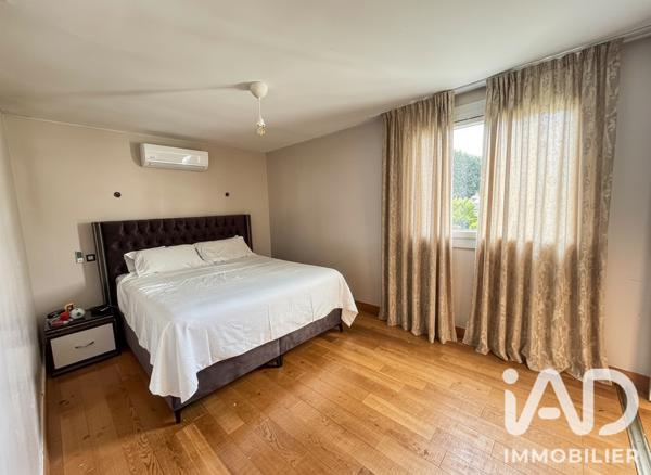 Maison à vendre 6 pièces 121,5 m² Savigny-le-Temple
