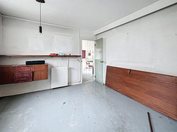 Lyon (69008) LYON 8 - FACE MANUFACTURE - IMMEUBLE 190 M2 AVEC PERMIS OBTENU