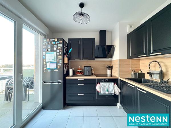 Appartement T3 - PROCHE CARRÉ DE SOIE, DERNIER ÉTAGE, GARAGE, BALCON