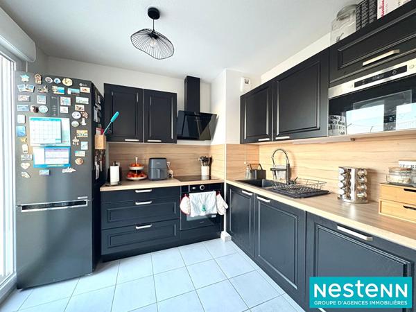 Appartement T3 - PROCHE CARRÉ DE SOIE, DERNIER ÉTAGE, GARAGE, BALCON