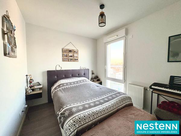 Appartement T3 - PROCHE CARRÉ DE SOIE, DERNIER ÉTAGE, GARAGE, BALCON