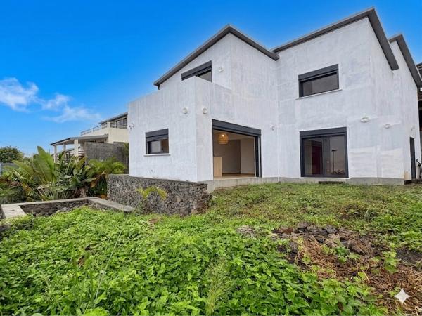 Opportunité Rare : Villa Neuve (2024) en Plein Cœur des Trois-Bassins