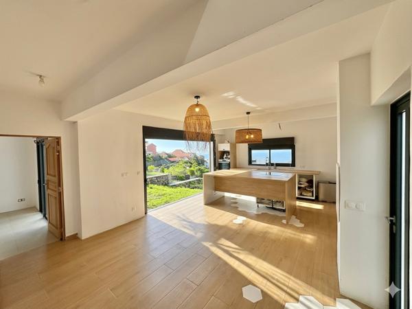 Opportunité Rare : Villa Neuve (2024) en Plein Cœur des Trois-Bassins
