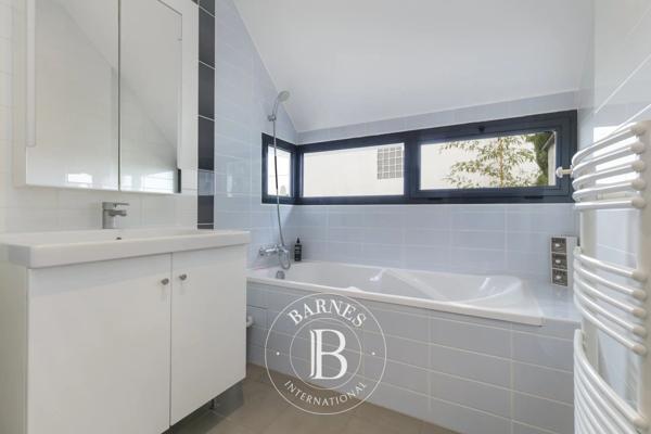 Rueil-Malmaison, Maison 4 Chambres -  227 m² à vendre