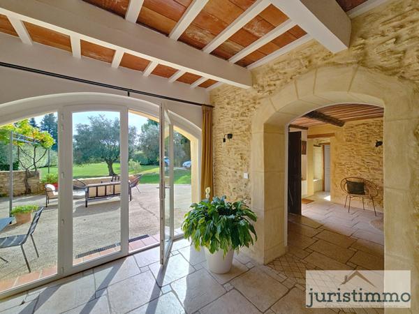 Uchaux (84100) Superbe mas provençal rénové – 270 m² sur 3 931 m² de terrain à Uchaux