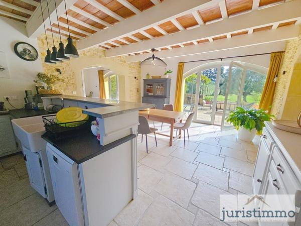 Uchaux (84100) Superbe mas provençal rénové – 270 m² sur 3 931 m² de terrain à Uchaux