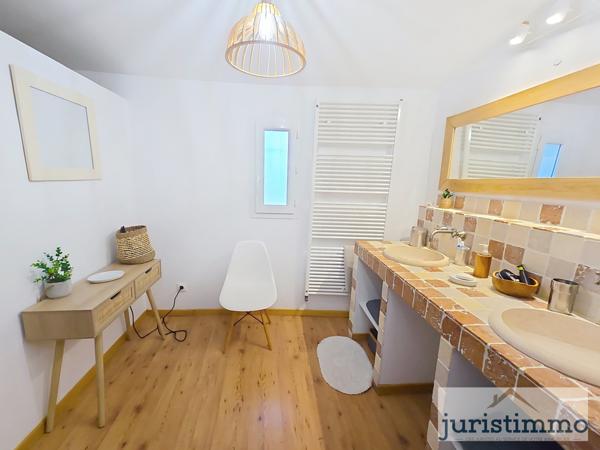 Uchaux (84100) Superbe mas provençal rénové – 270 m² sur 3 931 m² de terrain à Uchaux