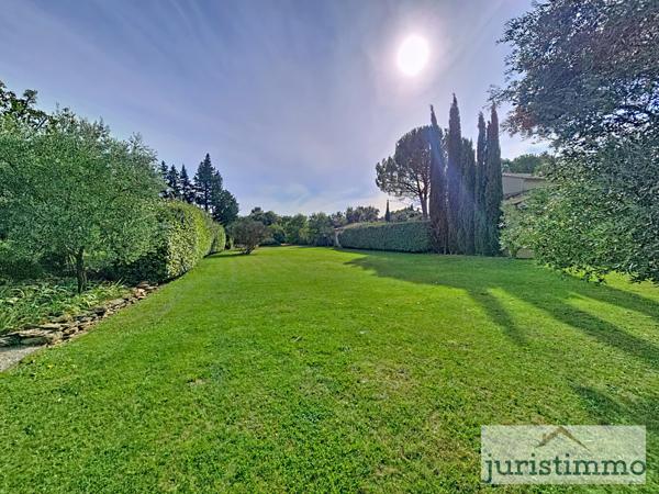 Uchaux (84100) Superbe mas provençal rénové – 270 m² sur 3 931 m² de terrain à Uchaux