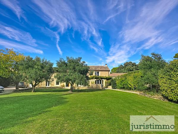Uchaux (84100) Superbe mas provençal rénové – 270 m² sur 3 931 m² de terrain à Uchaux