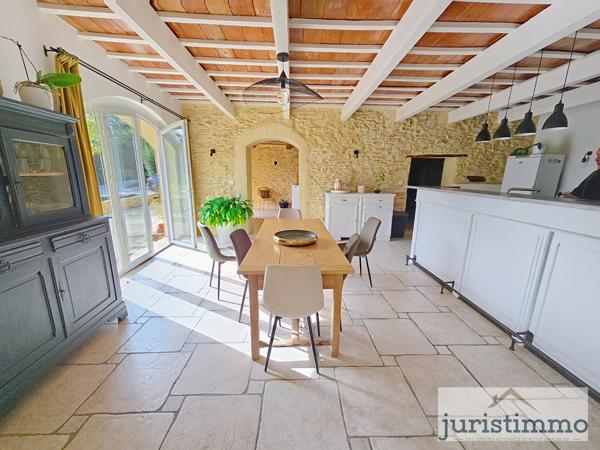 Uchaux (84100) Superbe mas provençal rénové – 270 m² sur 3 931 m² de terrain à Uchaux