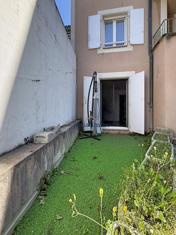 Vaison-la-Romaine (84110) Au cœur de Vaison-la-Romaine, appartement lumineux - 2 chambres -avec extérieur et parking