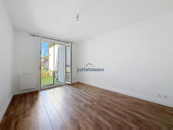 Vaison-la-Romaine (84110) Au cœur de Vaison-la-Romaine, appartement lumineux - 2 chambres -avec extérieur et parking