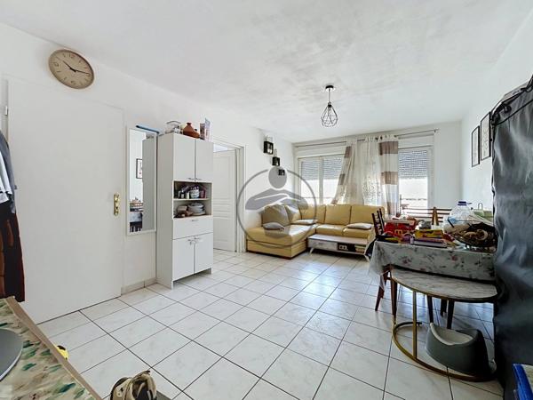 Vente                                                      Appartement
                        
                     3 pièces                      59 m2                     à Saint-Quentin