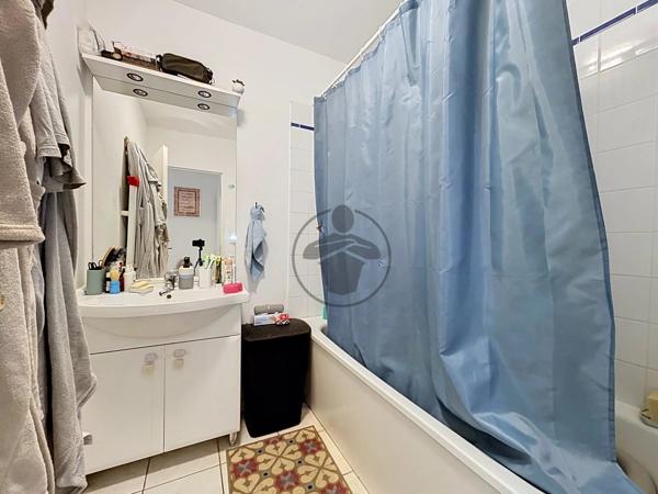 Vente                                                      Appartement
                        
                     3 pièces                      59 m2                     à Saint-Quentin
