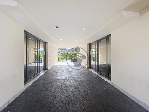 Vente                                                      Appartement
                        
                     3 pièces                      59 m2                     à Saint-Quentin