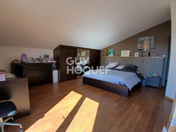 Élégante maison de 250 m² avec piscine, jardin paysagé et prestation haut de gamme !