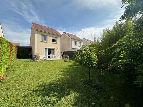 Maison à vendre à Saint Fargeau Ponthierry - 3 chambres, garage et jardin