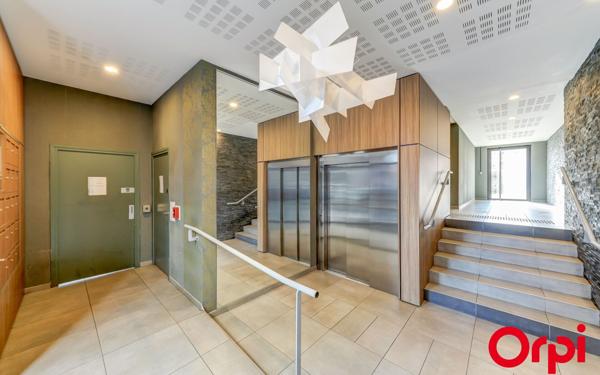 Appartement à vendre    3 pièces • 80,46 m2 Villeurbanne