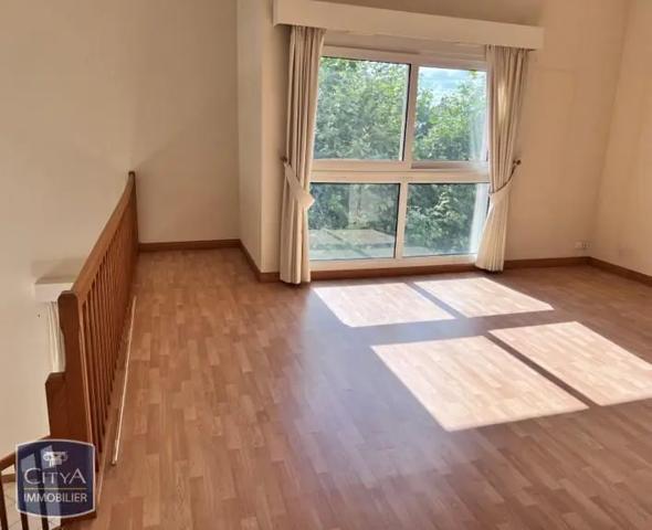 Location appartement 5 pièces de 157.33m²