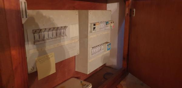 DESCARTES centre Maison à RETAPER +cour +garage