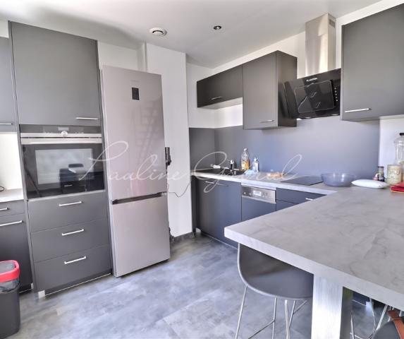 Petite maison rénovée Sté Cécile avec jardin, garage, sous-sol et dépendances