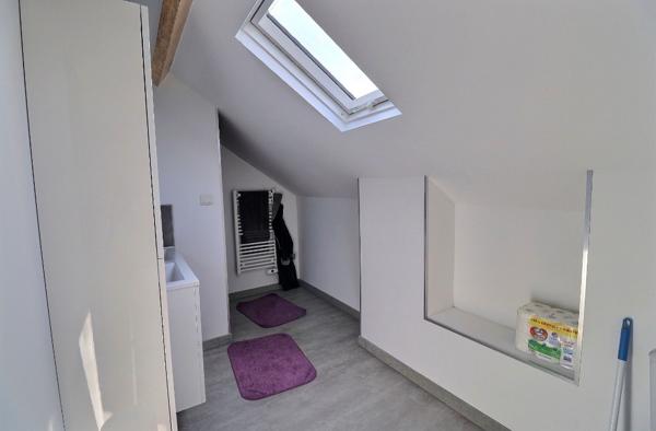 Petite maison rénovée Sté Cécile avec jardin, garage, sous-sol et dépendances