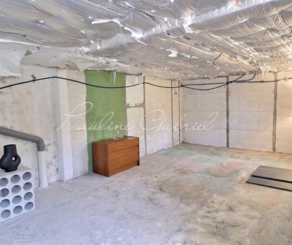 Petite maison rénovée Sté Cécile avec jardin, garage, sous-sol et dépendances